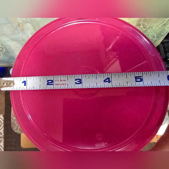 Tupperware Pink Pitcher with Lid 1 Gal - Picture 9 of 10